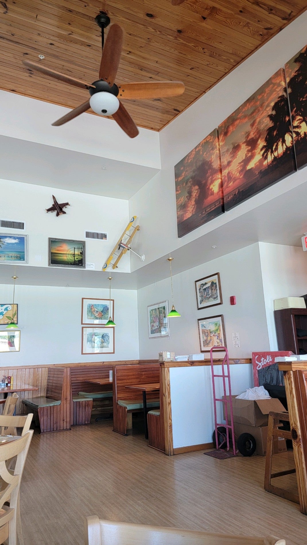 Conch Flyer Restaurant & Lounge
