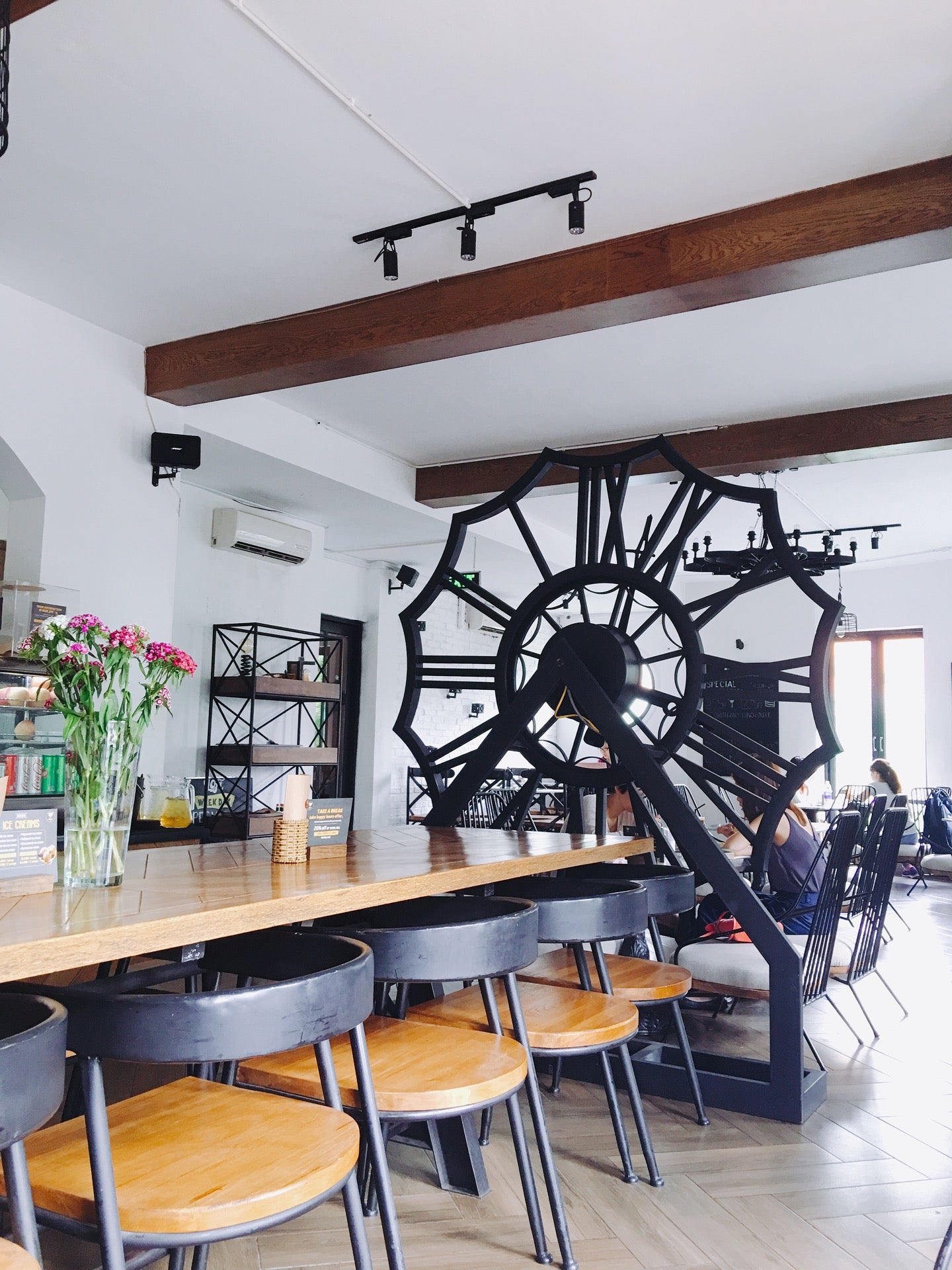 Loft Cafe - Pasteur