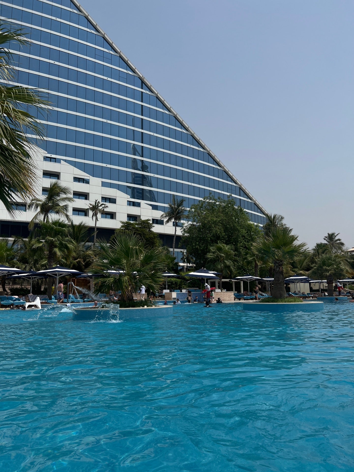 Pool Bar - Jumeirah Beach Hotel