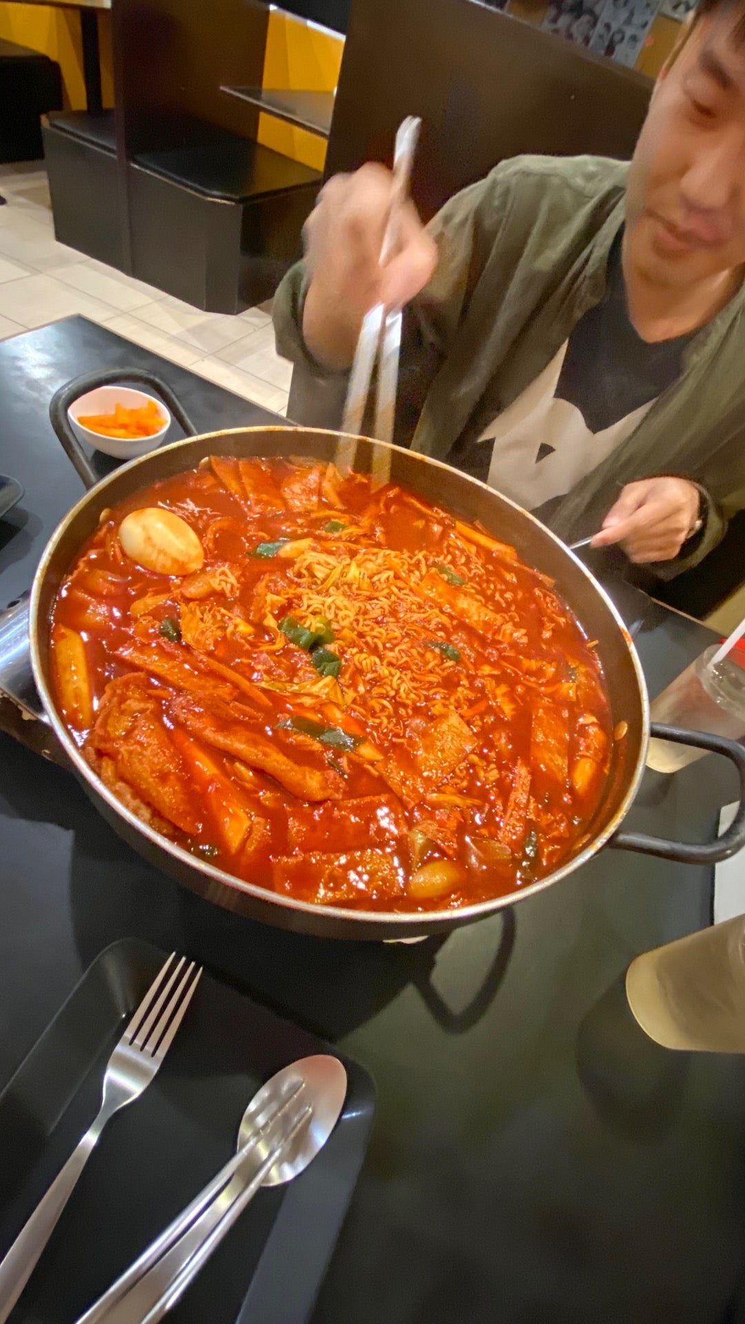 K-POP TEOKBOKKI (한국 레스토랑)
