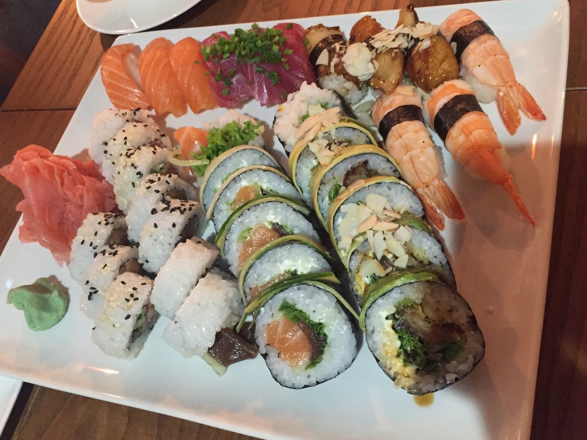 NAMA sushi bar & lounge