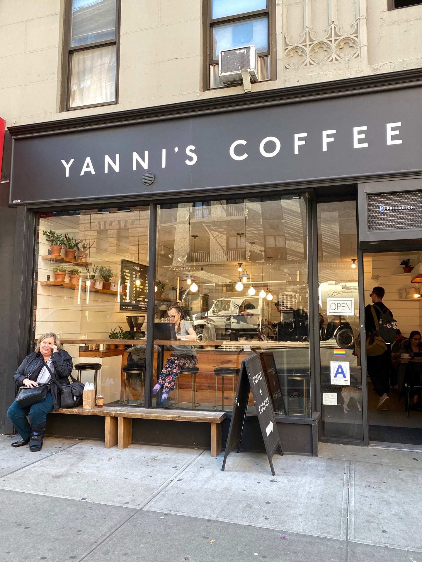 Yanni’s Coffee