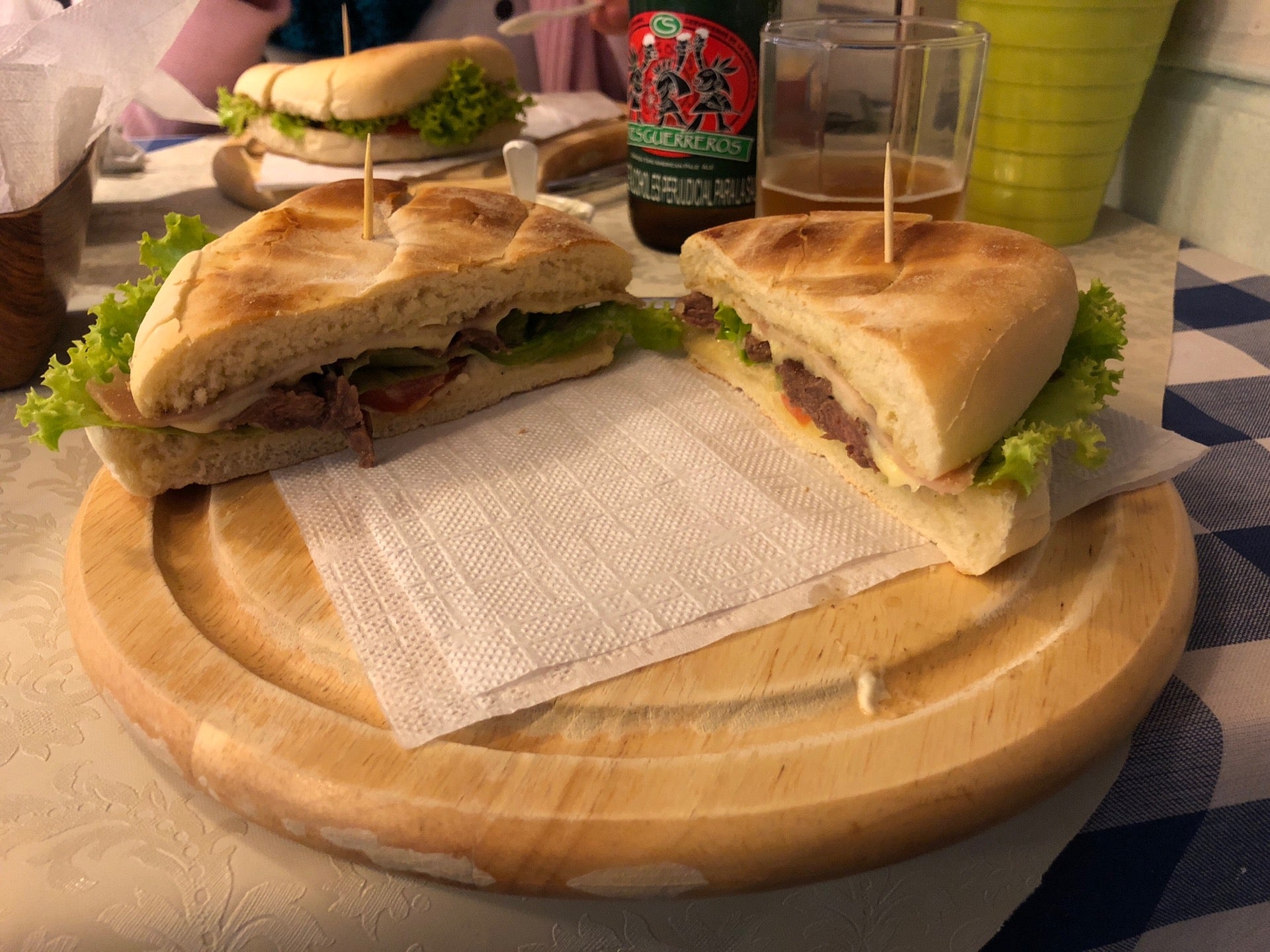 La Famosa Sandwichería