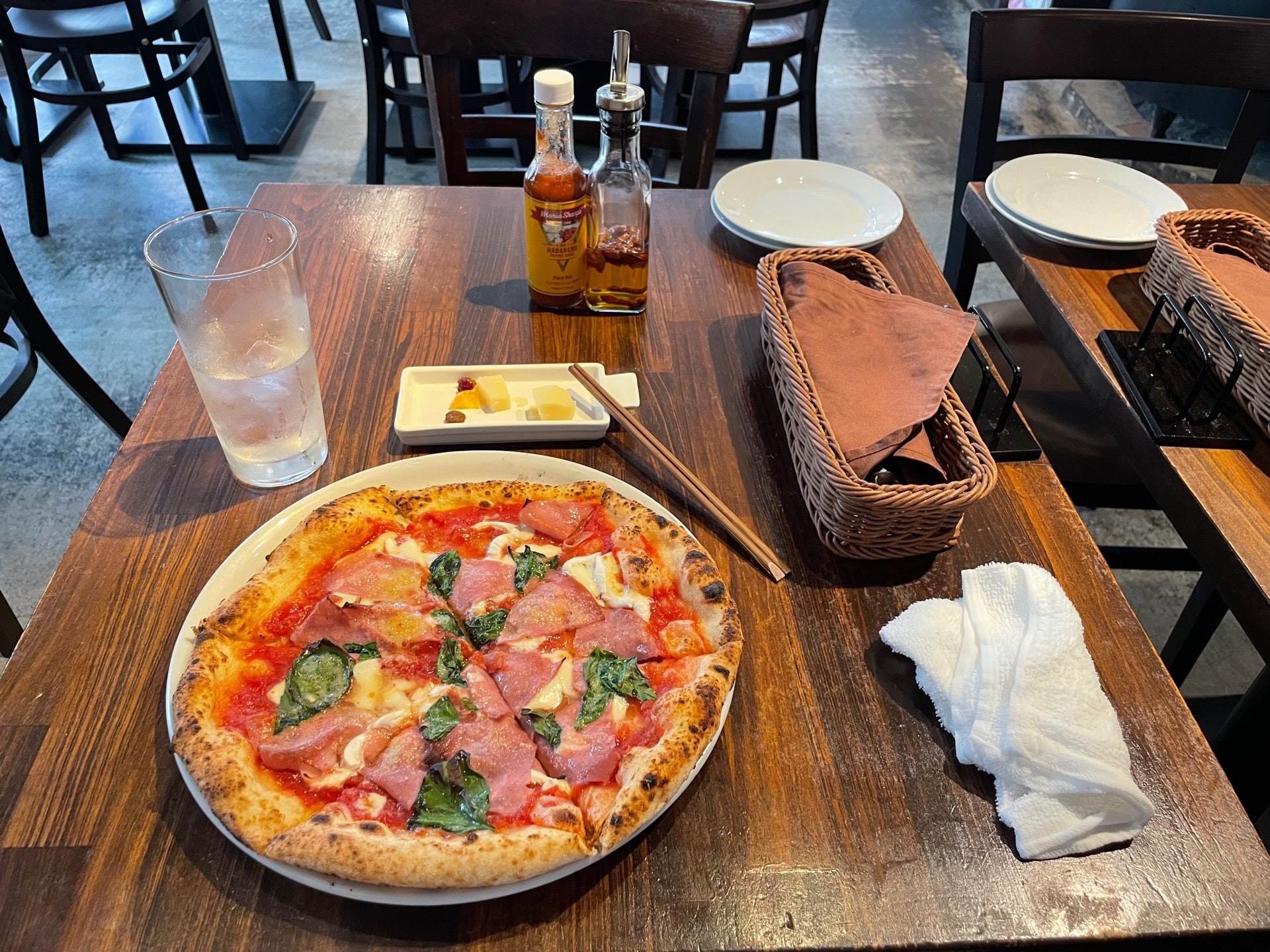 Pizzeria Bar TRICO (ピッツェリアバー トリコ)