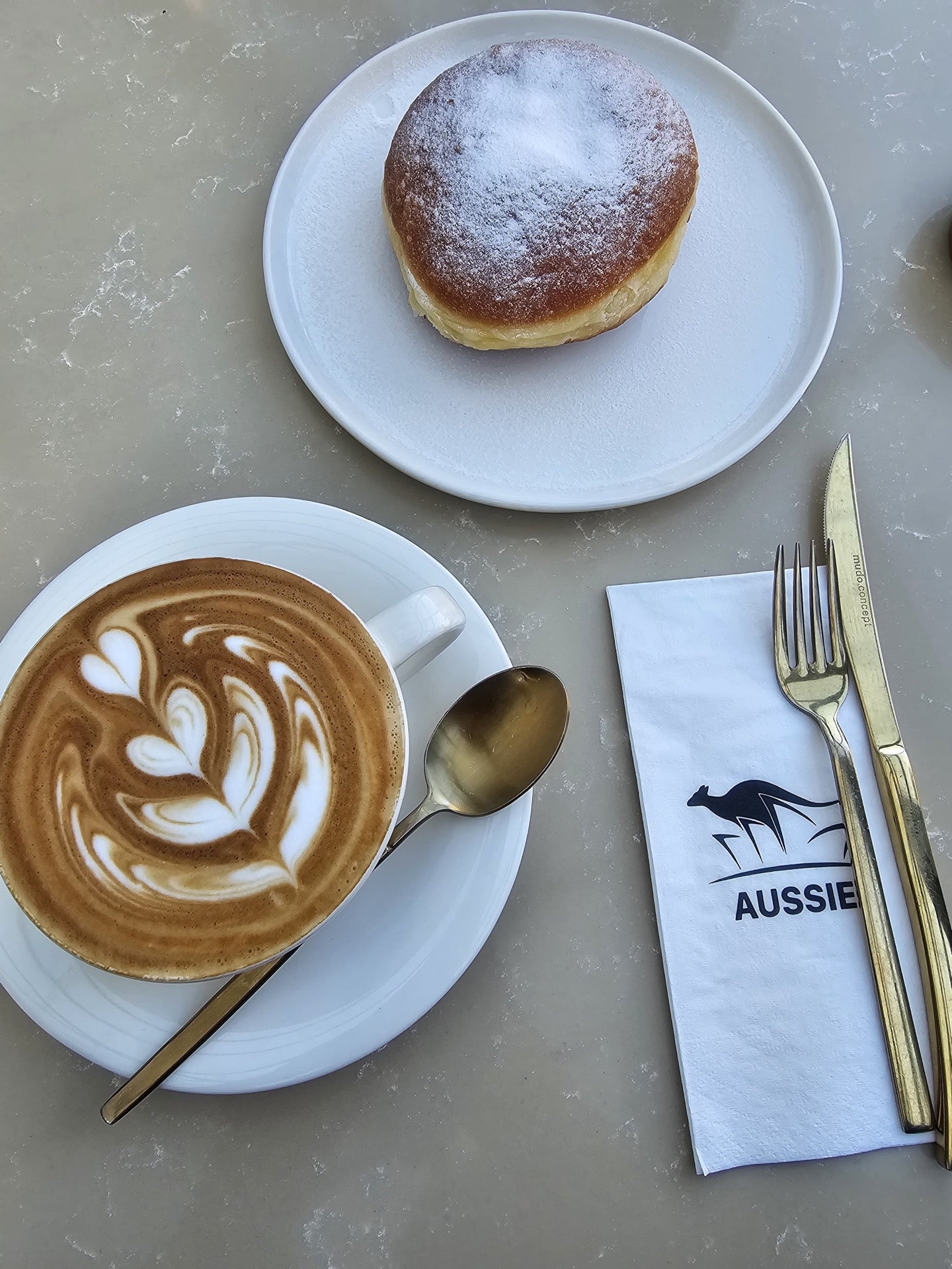 Aussie Cafe Lara