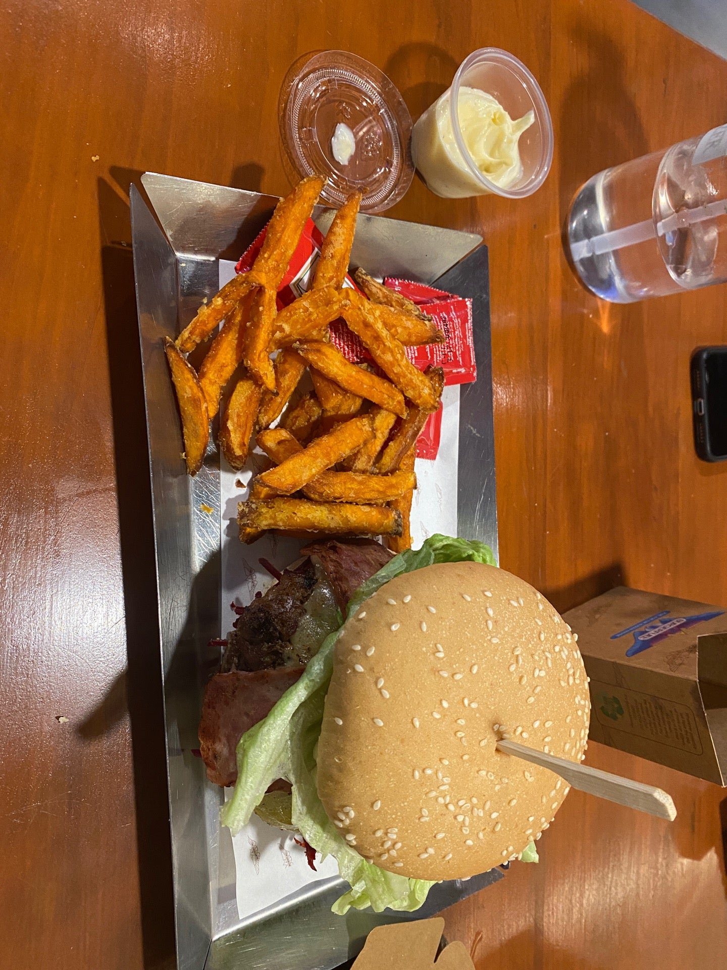 BurgerFuel Yas Mall