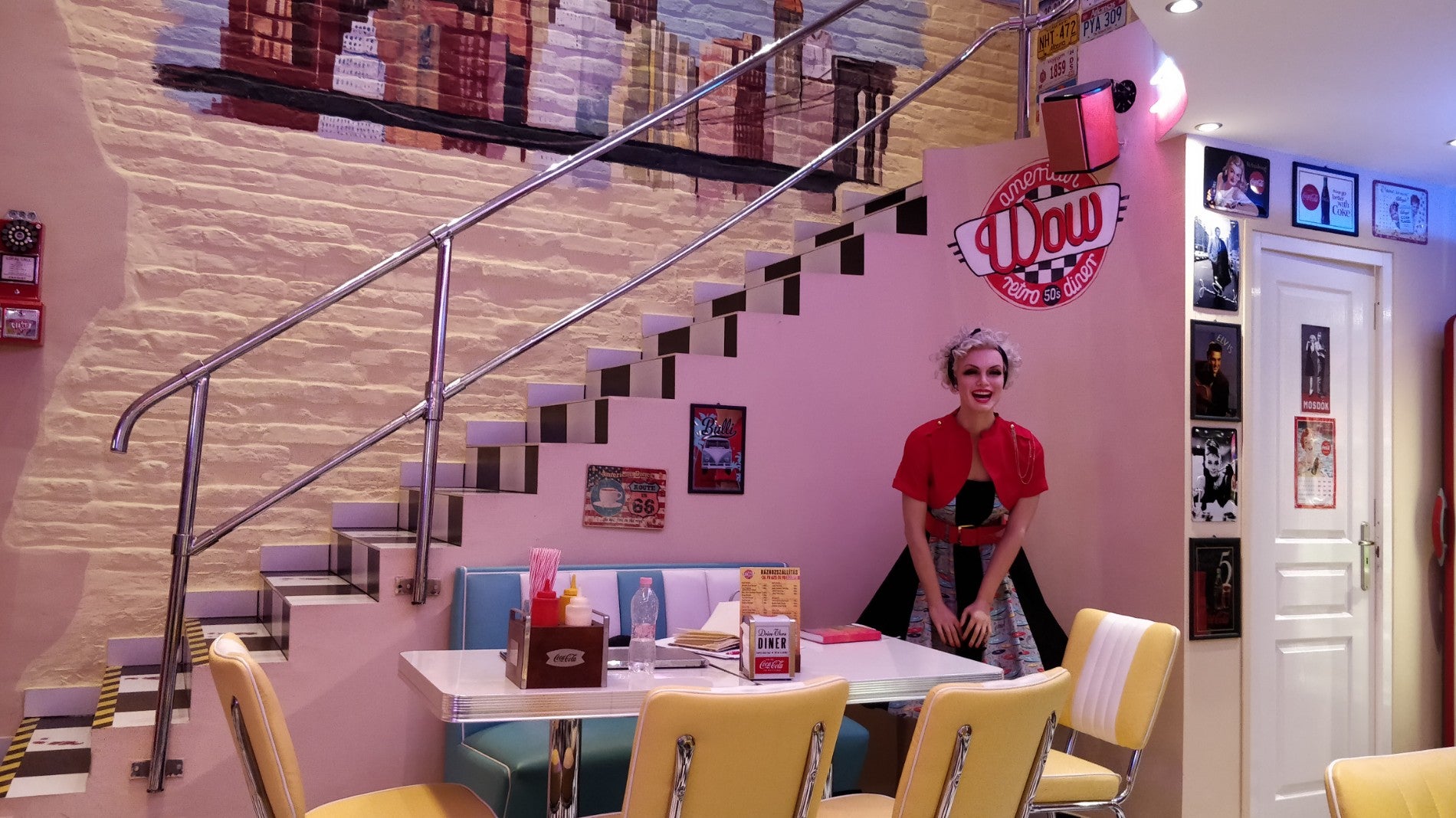 WOW American Retro Diner