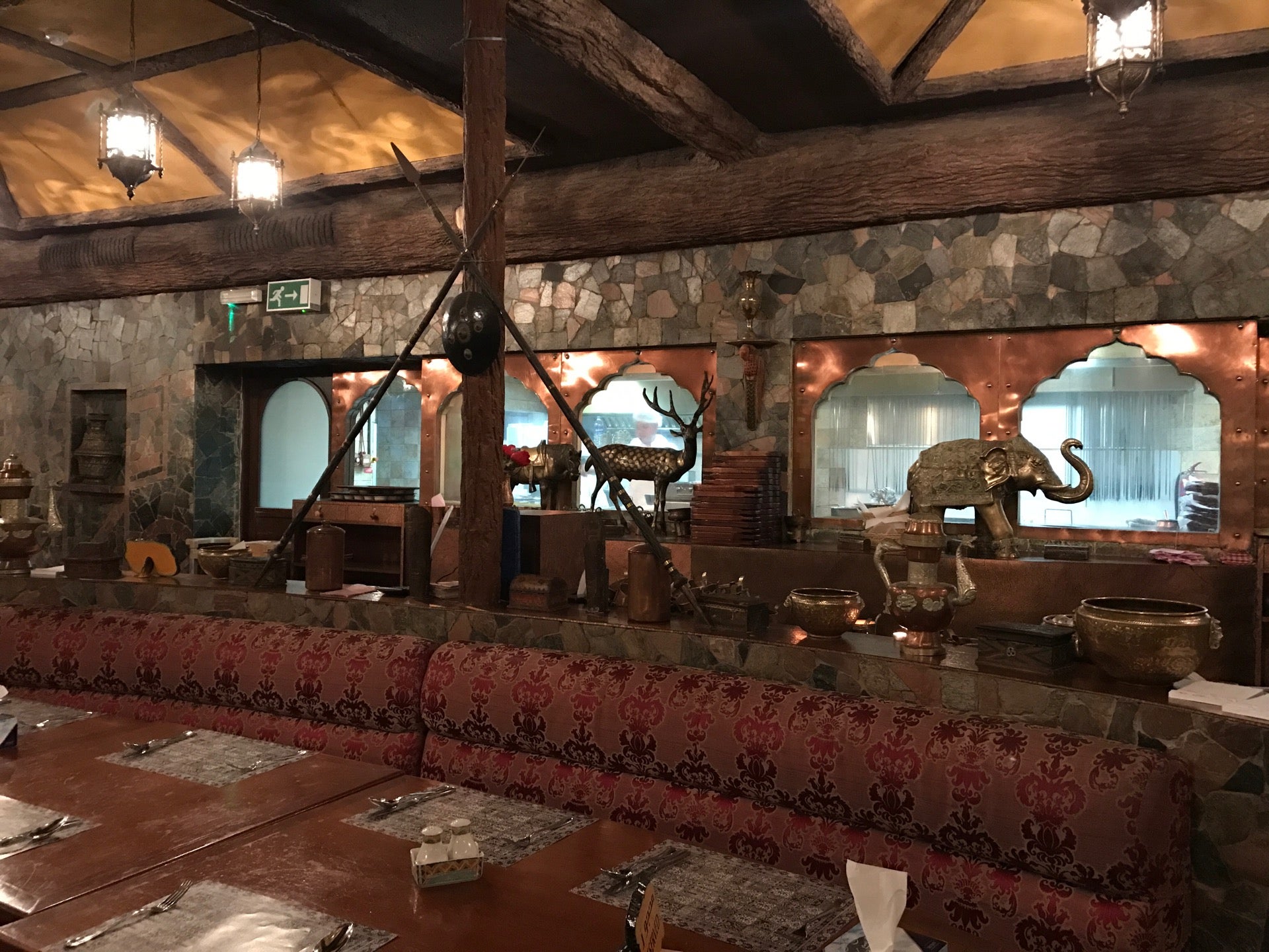 Bukhara Restaurant (مطعم بخارا)