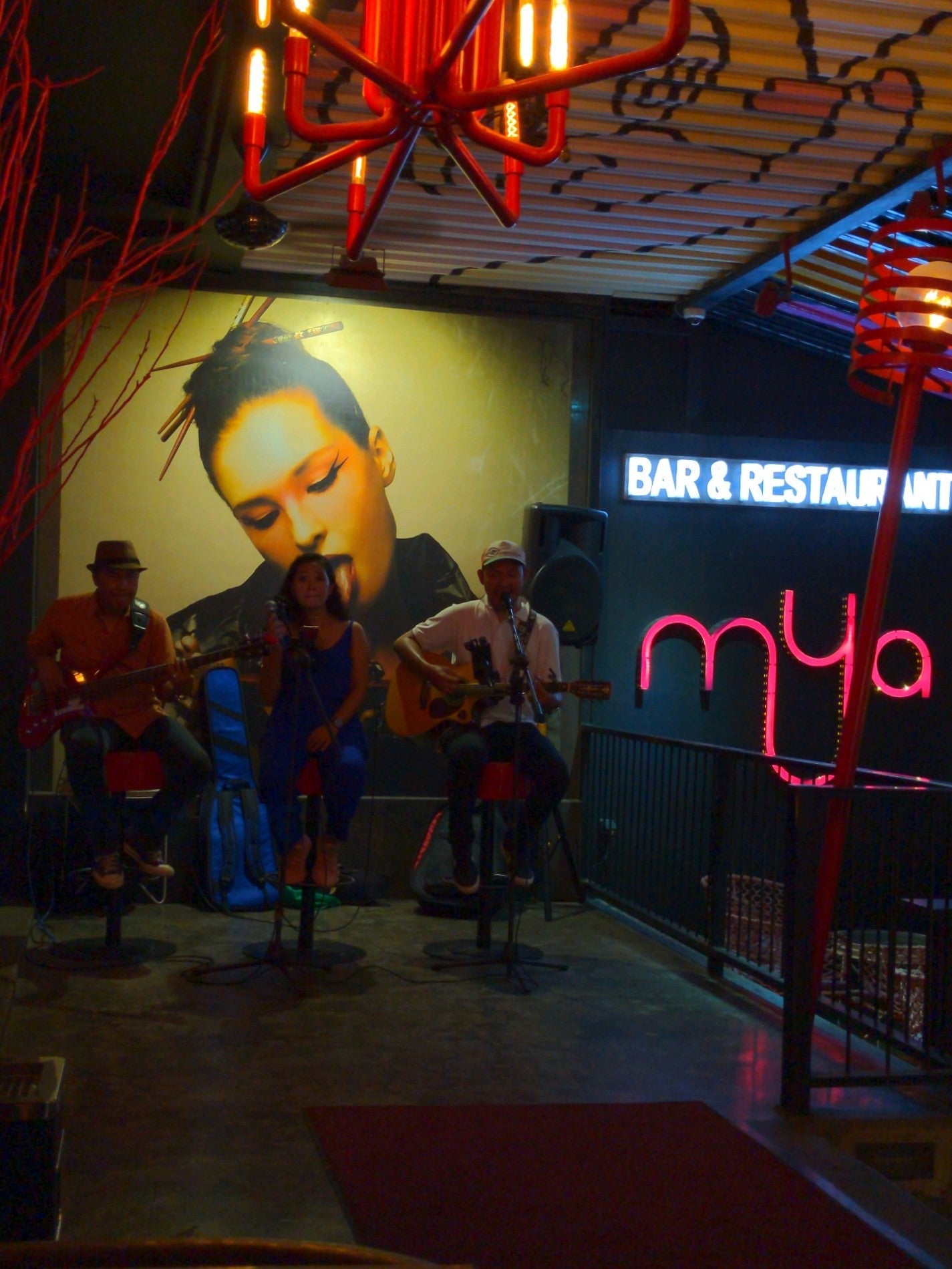 Mya Bar & Restaurant