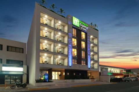 Holiday Inn Express & Suites Playa del Carmen, an IHG Hotel