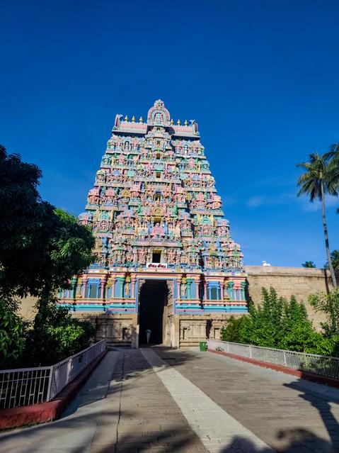 Tiruvanaikovil Arulmigu Jambukeswarar Akilandeswari Temple