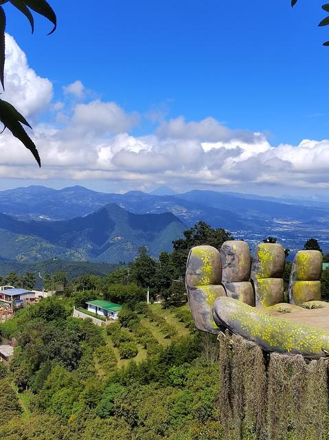 La Mano Gigante Hobbitenango