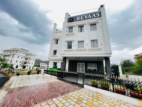 Revaas - Lake View Boutique Hotel