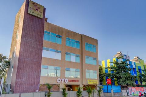 OYO Flagship 10108 Tag House