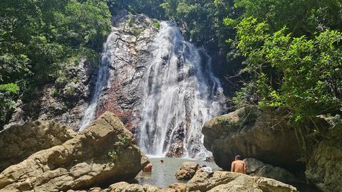 Na Muang Waterfalls