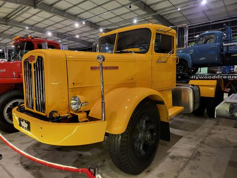 Museu do Caminhão | American Old Trucks