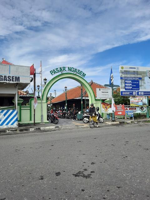 Pasar Ngasem