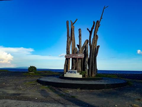 Pantai Lembeng