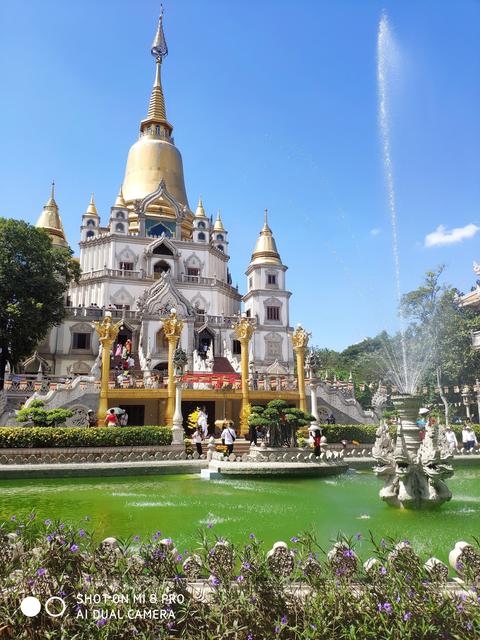 Buu Long Pagoda