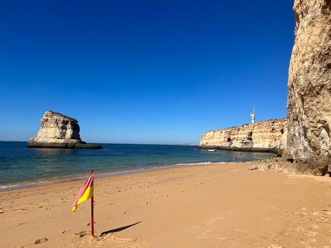 Praia dos Caneiros