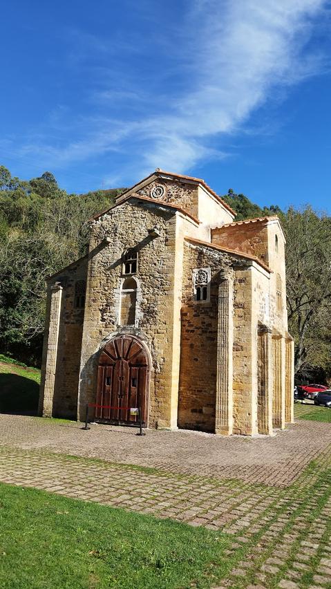 Church of San Miguel de Lillo
