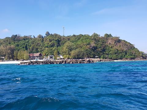 Mai Thon Island