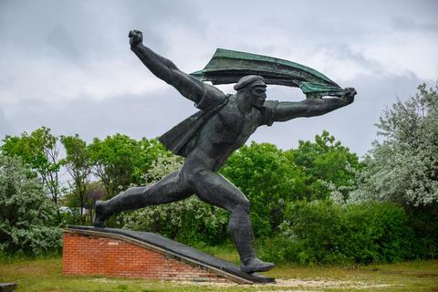 Memento Park - Statues from the Communist Dictatorship