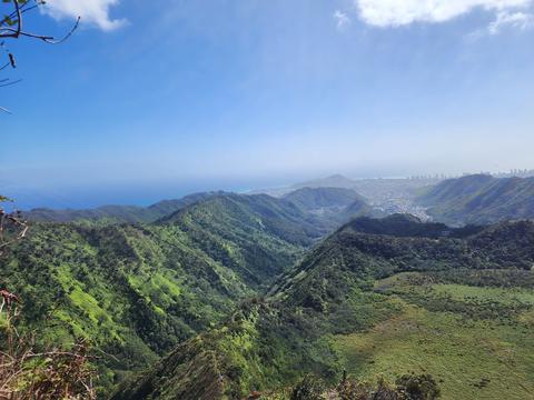 Kaʻau Crater Trail