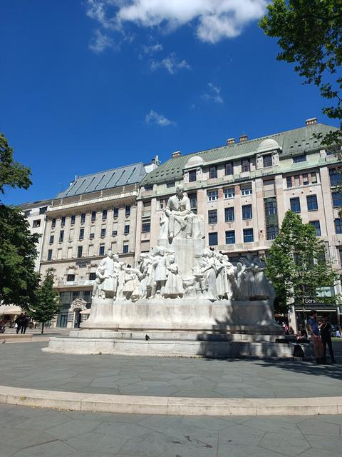 Vörösmarty tér