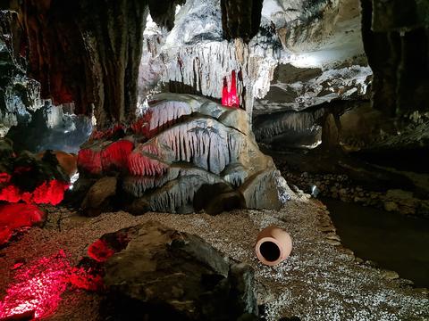 Tetra Cave