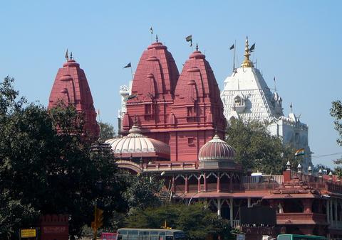 Shri Digambar Jain Atishay Kshetra Lal Mandir