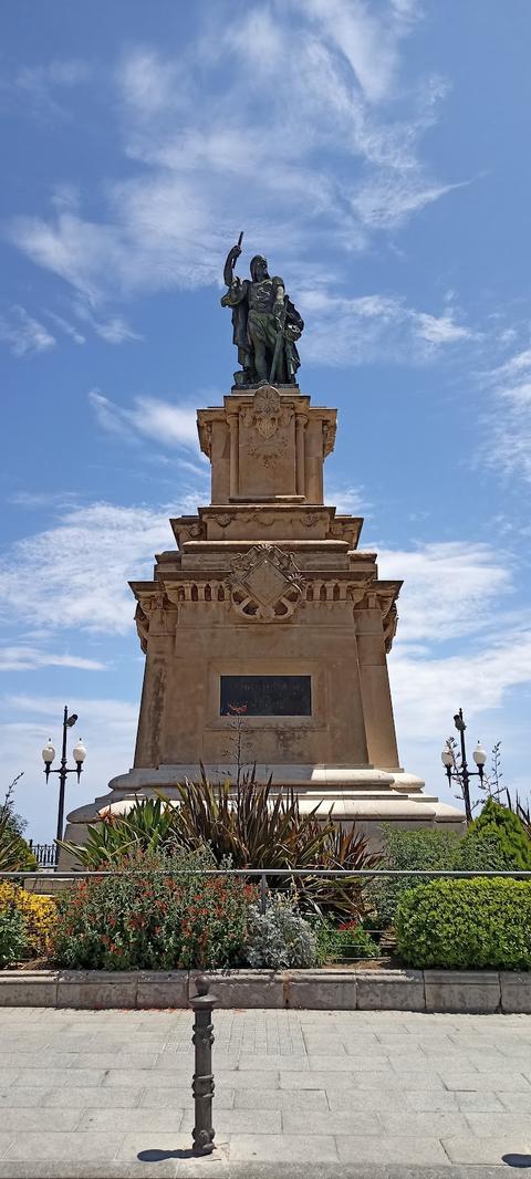 Monument a Roger de Llúria