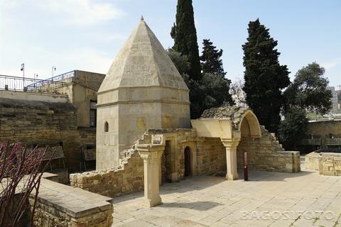 Seyid Yəhya Bakuvi Türbəsi
