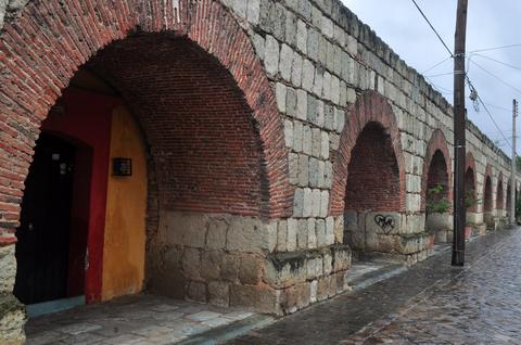 Aqueduct Arcos De Xochimilco