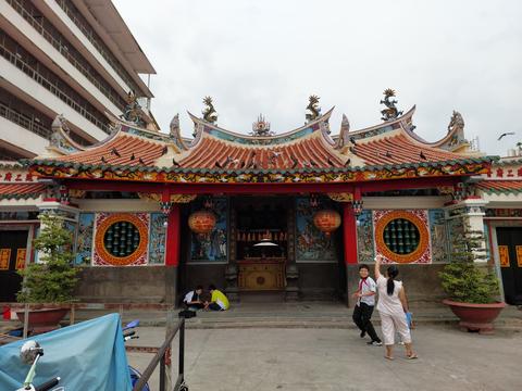 Ong Bon Temple - Nhi Phu Temple