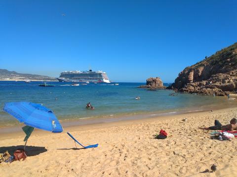 Cannery Beach (Playa Empacadora)