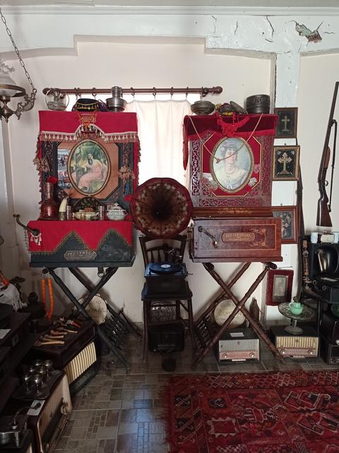 Phonograph, Radio and Traditional Museum