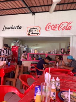 Loncheria Alexia y Geovanny