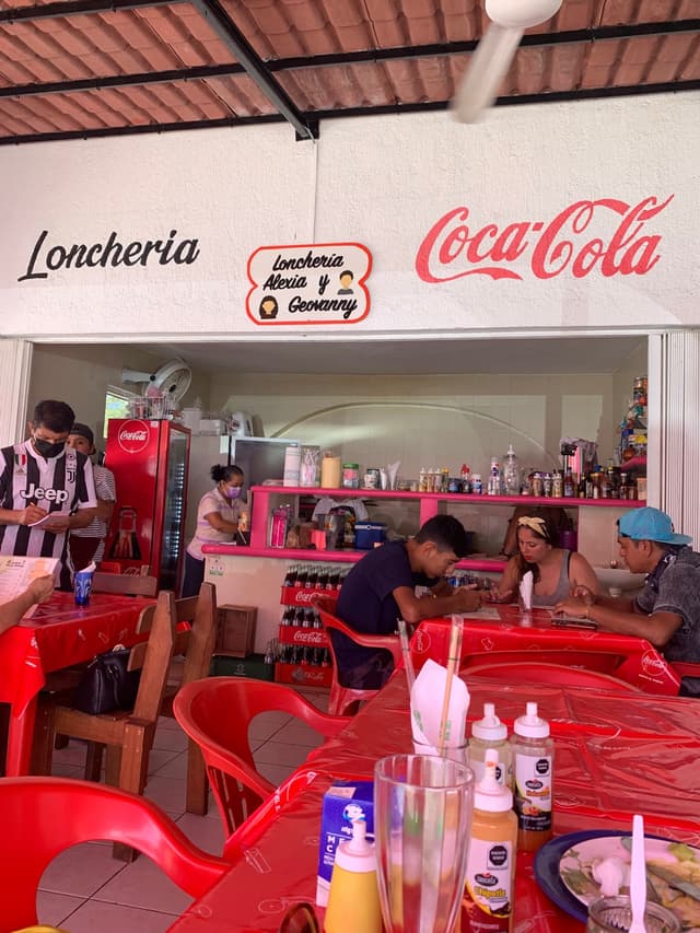 Loncheria Alexia y Geovanny