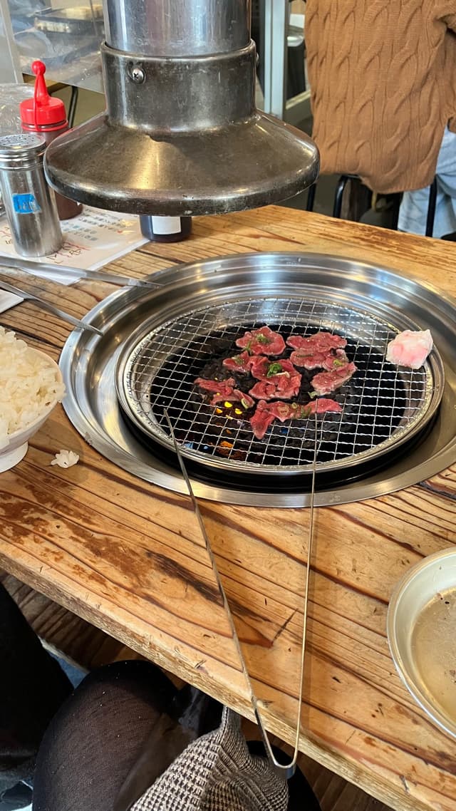 肉のオカヤマ直売所