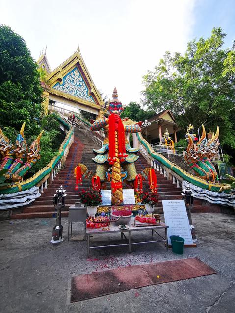 Wat Khao Rang Samakkhitham