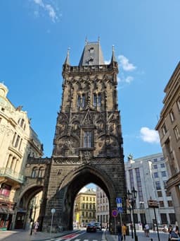 PraĹĄnĂĄ brĂĄna